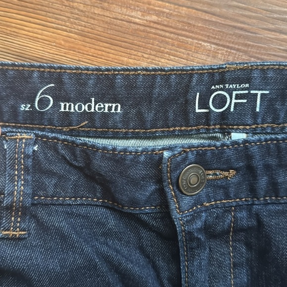 Ann Taylor Loft Modern Bermuda Jean shorts 6 - Picture 2 of 4